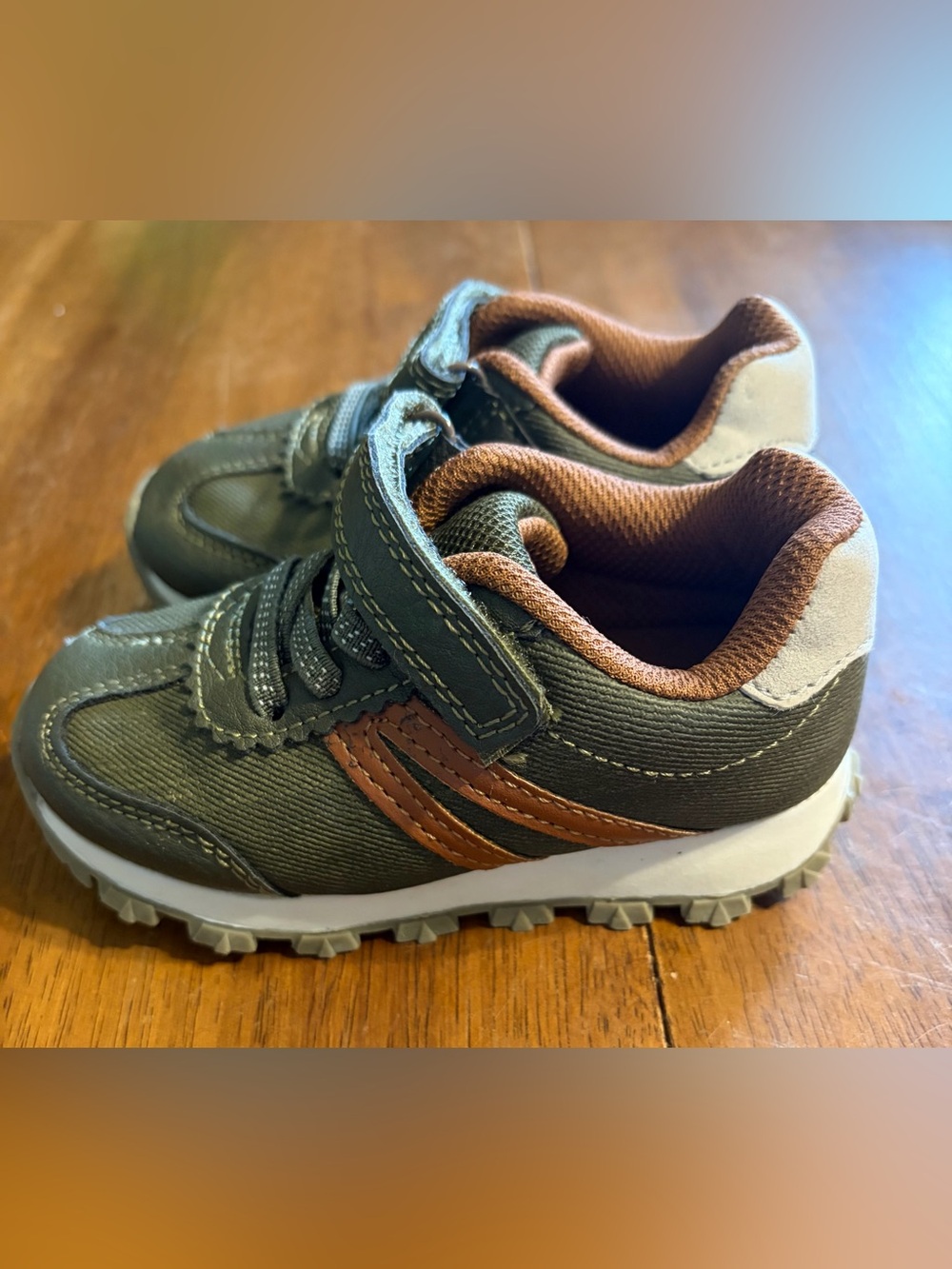 Toddler Simple Joys by Carter's Olive Green Bailey Athletic Sneaker Shoe Size 7